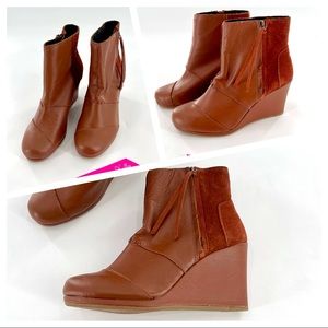 Toms Desert Wedge Side Zip Leather /Suede Ankle Booties Size 7.5